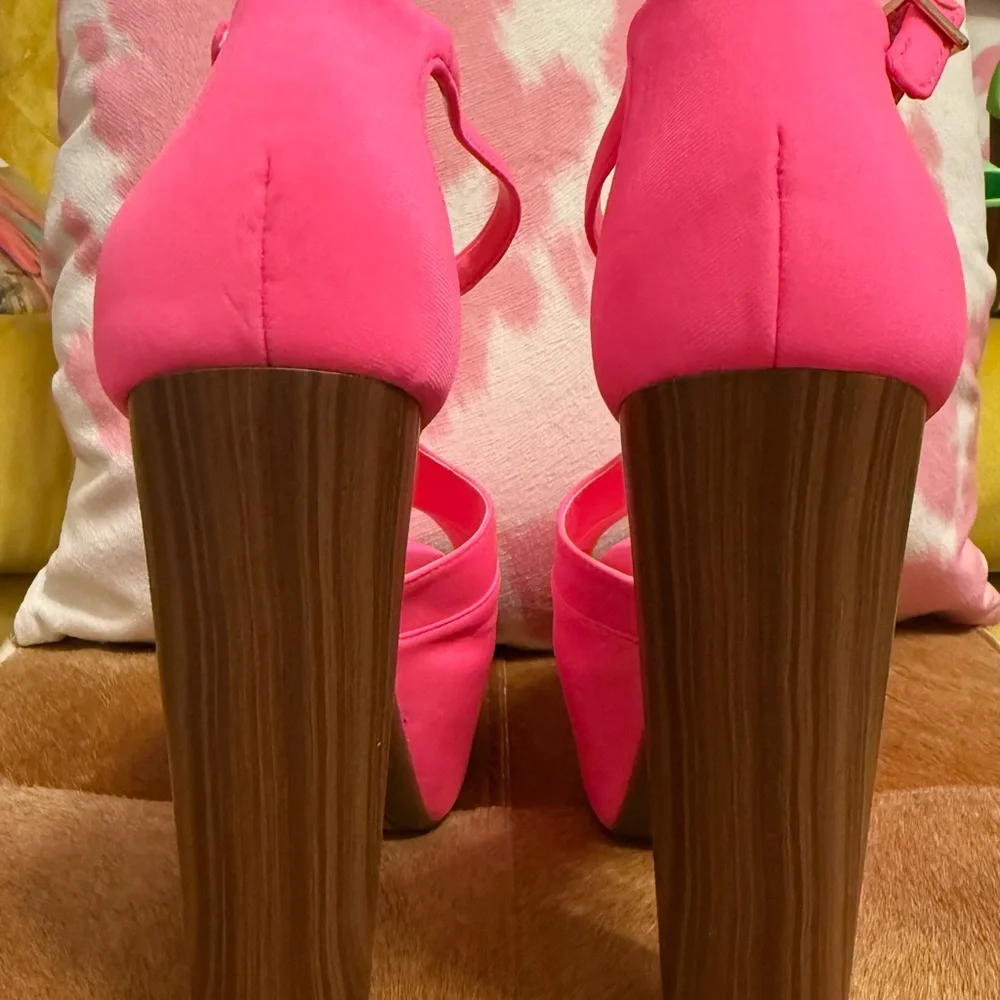 Jessica Simpson NWOB Hot Pink Platform Block Chunky Heels‎ Size 9
